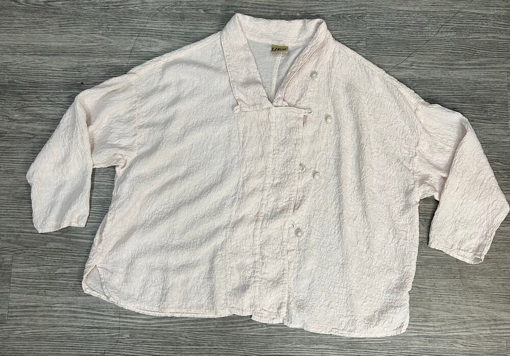 URU 100% Silk Textured Asian Frog Button Top Light Pink Off-White Size OS